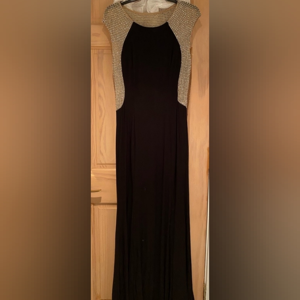 Xscape size 16 gown, featuring embellished scalloped illusion with crystals